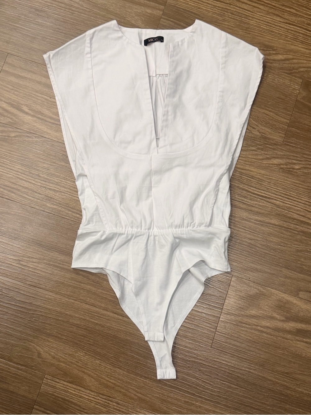 MICAH White Cotton V-Neck Cap Sleeve Bodysuit - Clean Minimal Fit
